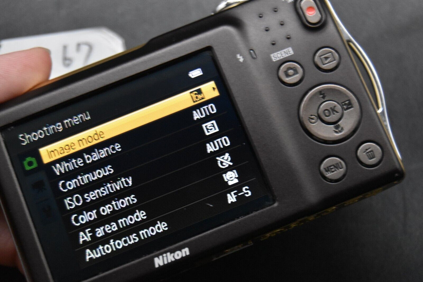 Nikon COOLPIX S3300 6XZoom 16.0 MP Digital Camera Gold JAPAN 【ALMOST MINT】3167
