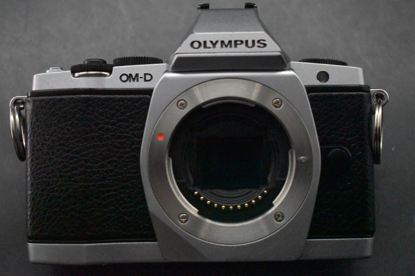 [1 Yr Warranty] Olympus OMD E-M5 Mirrorless Digital Camera with Lens Silver 5830