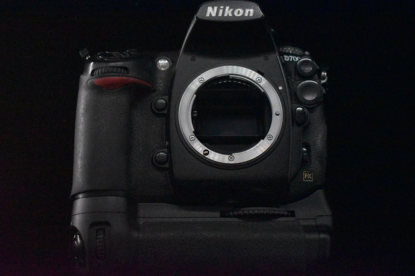 [1 Yr warranty] Nikon D700 12.1 MP DSLR Digital Video Camera Used 7461