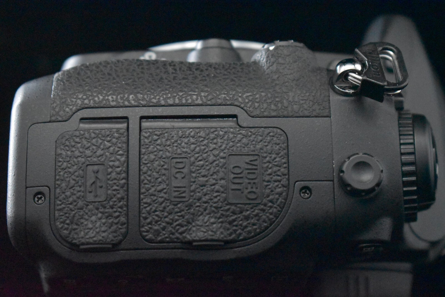 [1 Yr warranty] Nikon D200 10.2MP Digital SLR Camera Black Body Battery 6862
