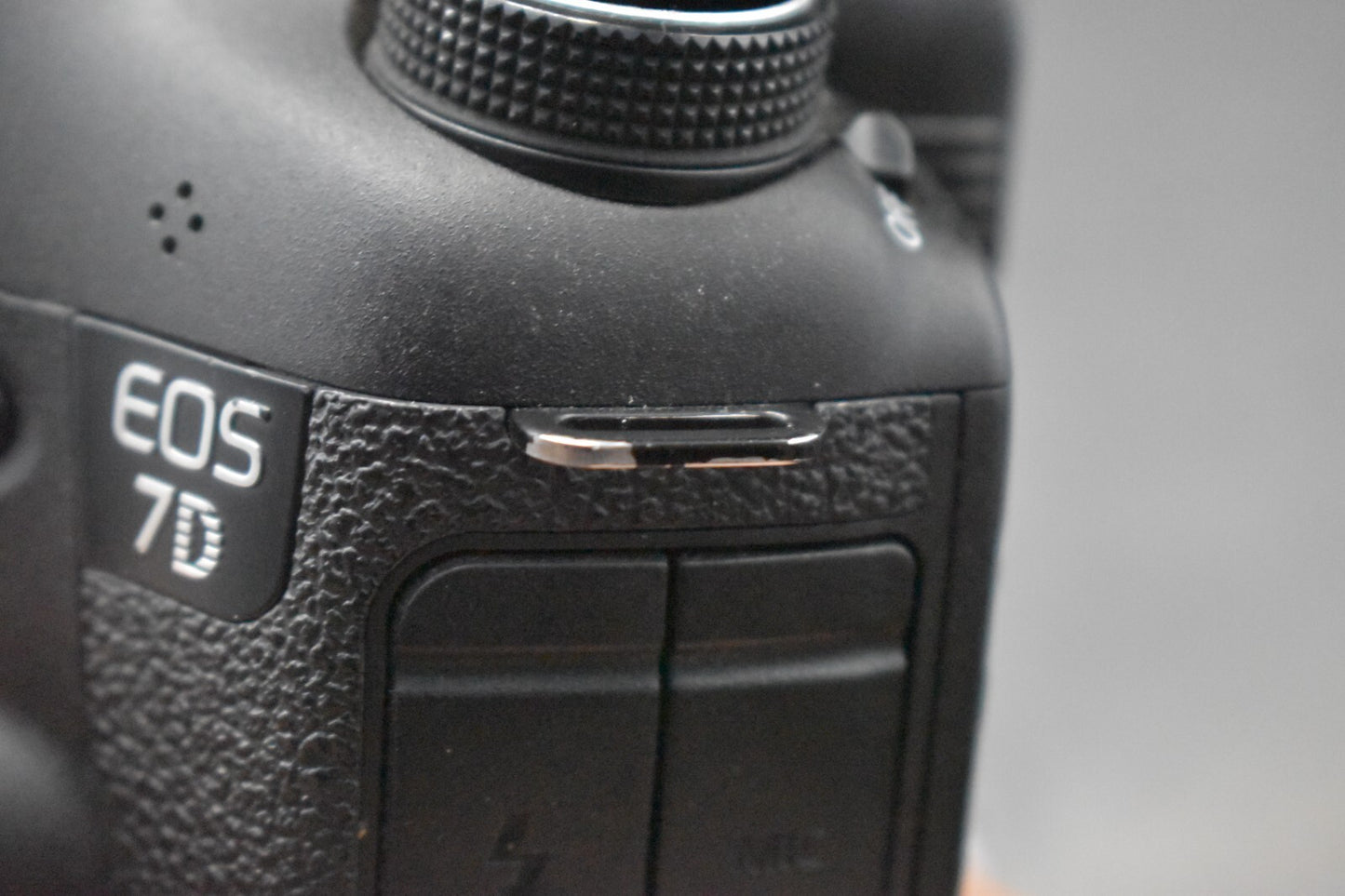 [1 Yr warranty] Canon EOS 7D DSLR Digital Professional Camera From Japan 6451