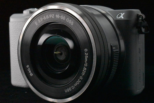 Sony Alpha a5100 Mirrorless White w/ E 16-50mm Lens [Almost MINT- SC 6780 ] 5290