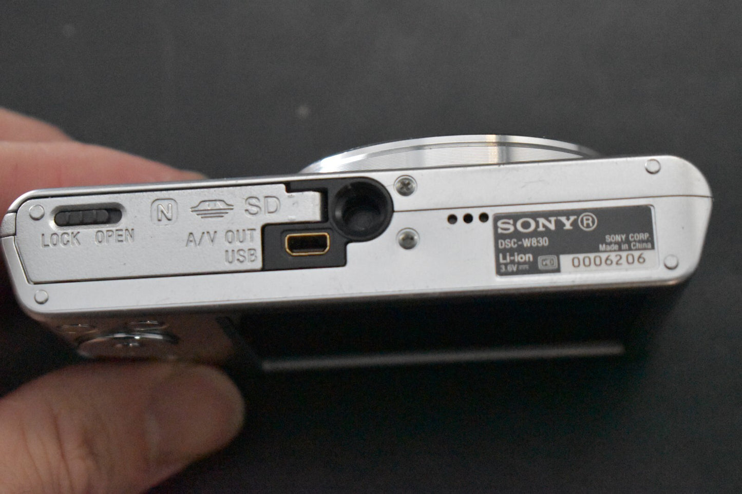 [1 Yr Warranty] Sony Cyber-Shot DSC-W830 8x zoom Digital Camera Silver 6265