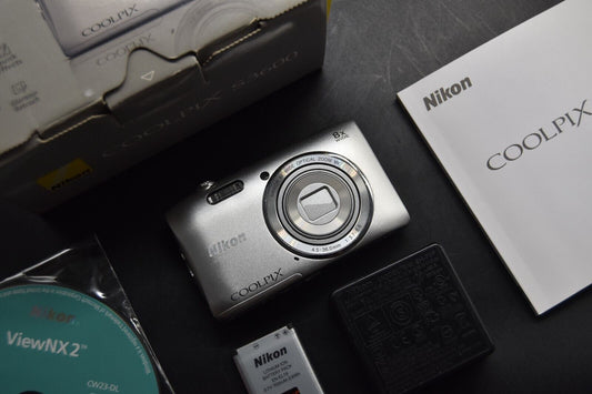 Nikon Coolpix S3600 Silver 20.1MP Compact Digital Camera Japan 【NEAR MINT】 #3166
