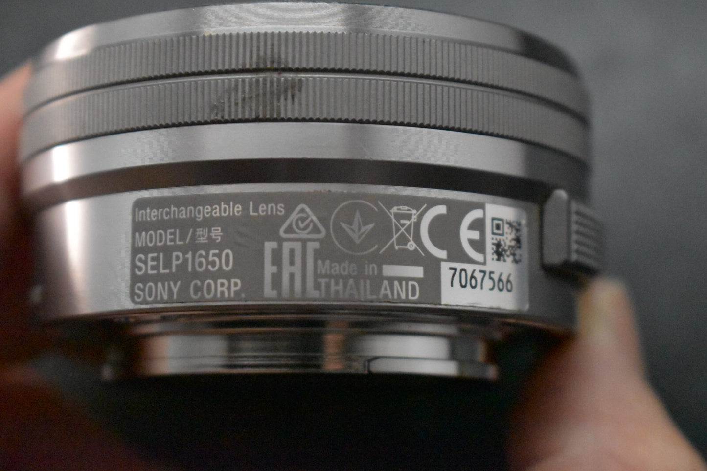 [1 Yr Warranty] Sony Alpha a5000 Mirrorless Digital Camera with Lens White 6499