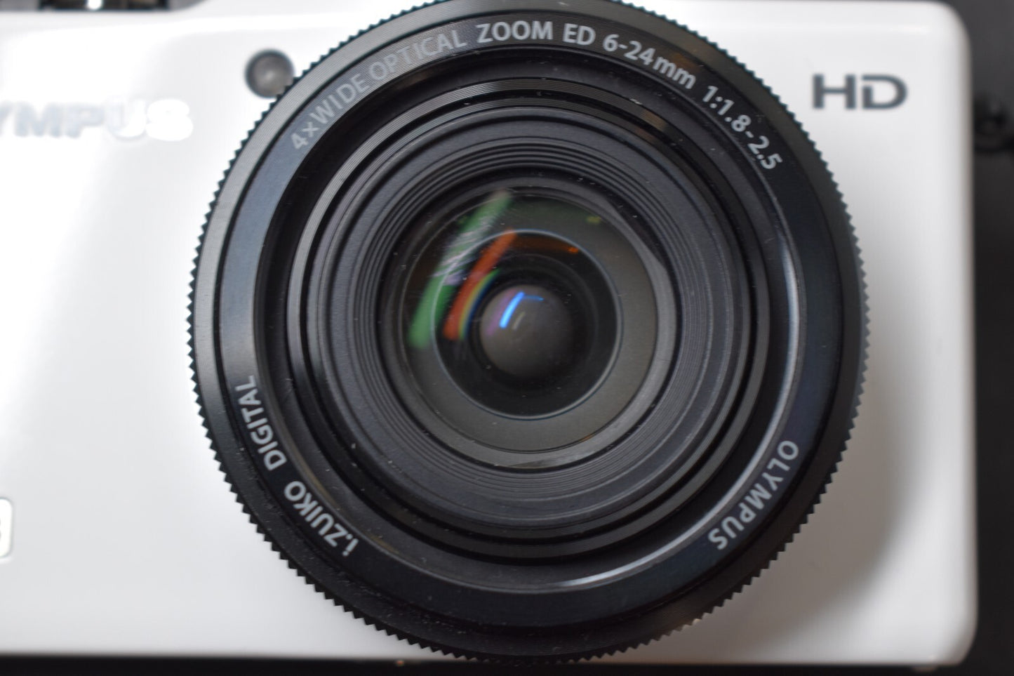 [1 Yr Warranty] Olympus XZ-1 Point and Shoot Digital Camera White 6156