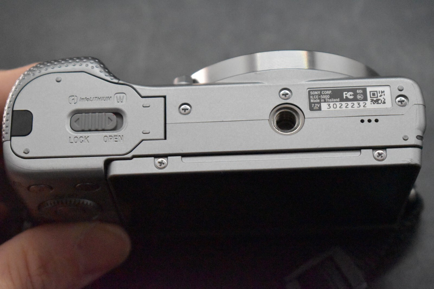 [1 Yr warranty] Sony Alpha a5000 Mirrorless Digital Camera with Lens Silver 6601