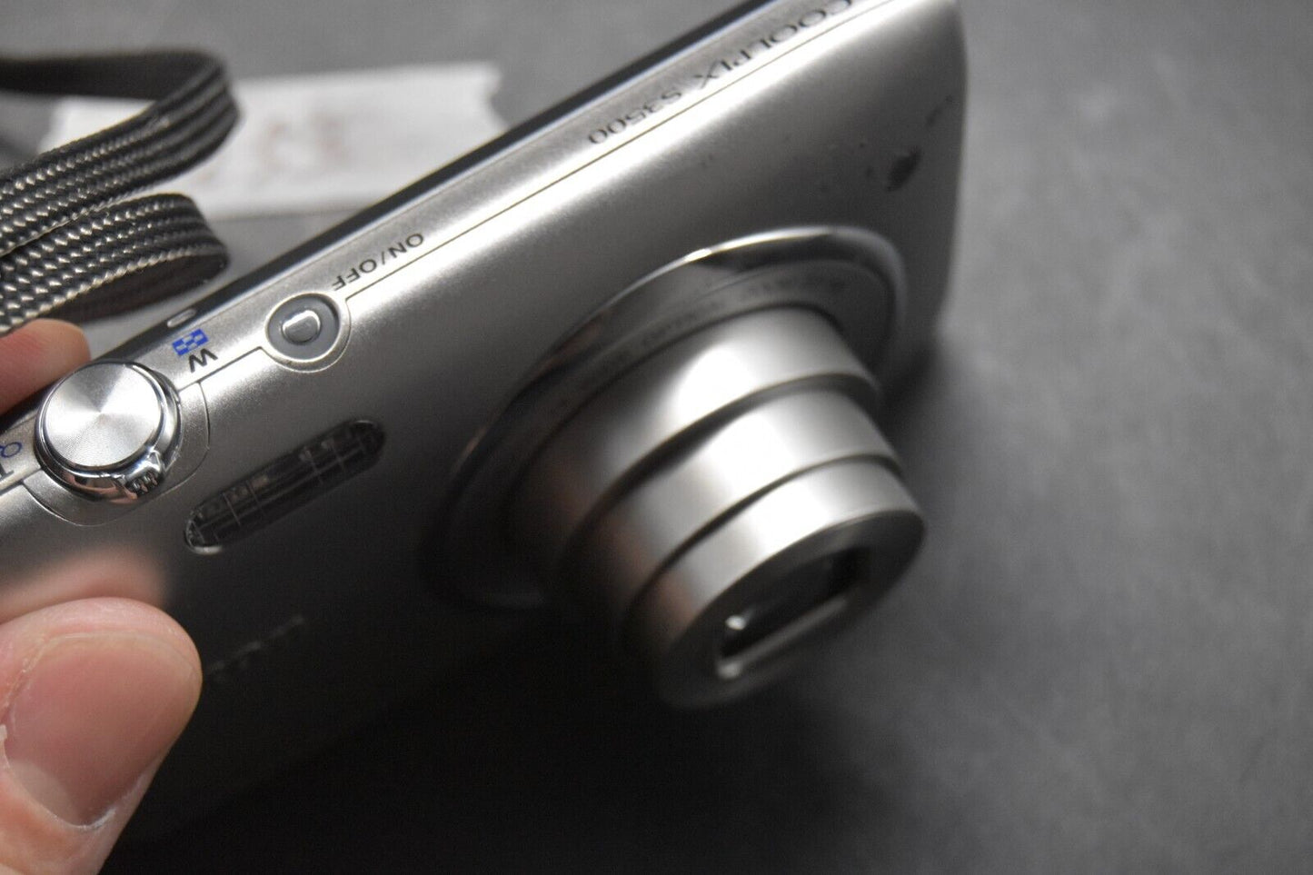 Nikon COOLPIX S3500 Silver 20.0MP Compact Digital Camera From JAPAN 【MINT-】3253