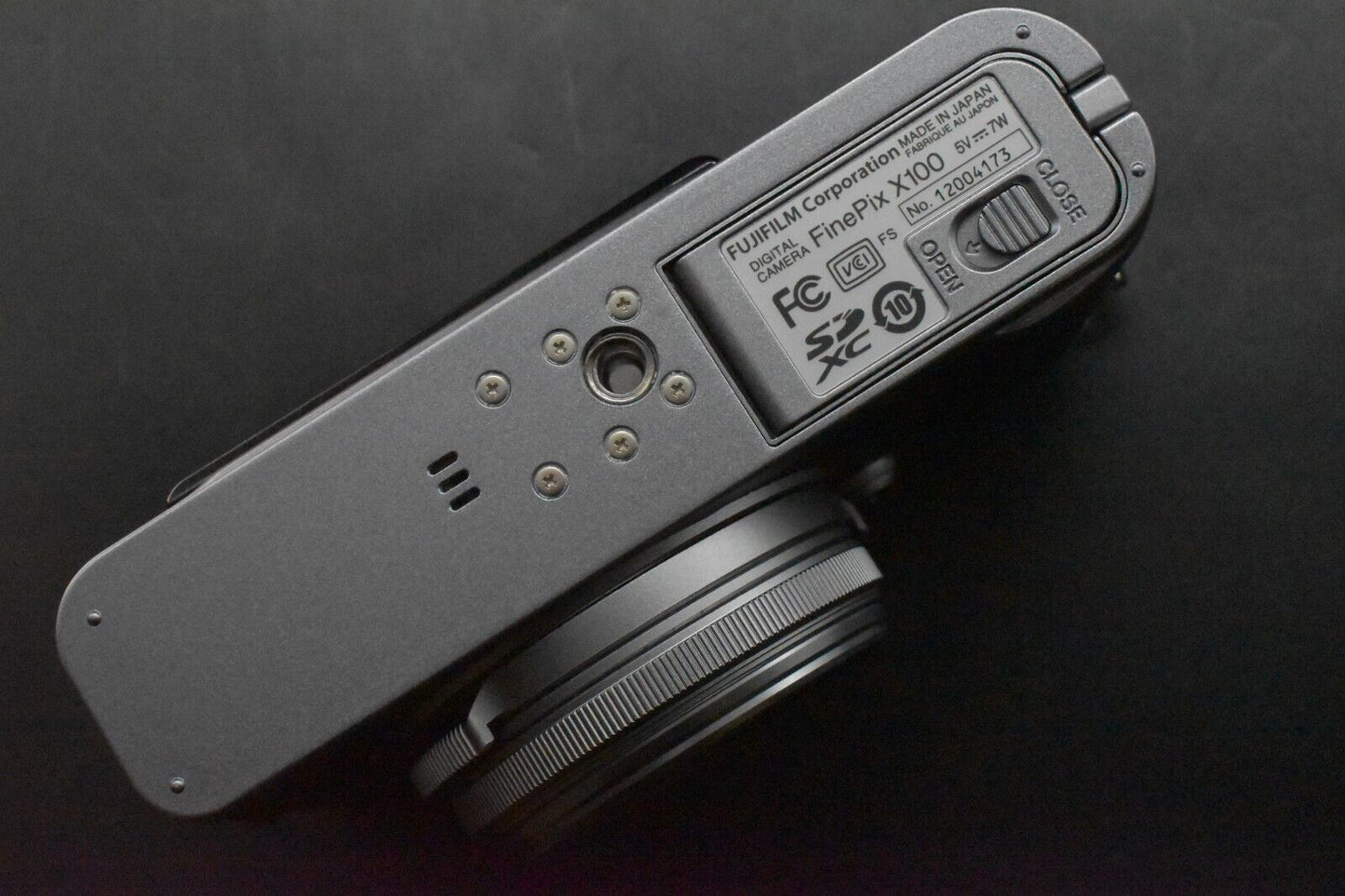 Fujifilm FinePix X Series X100 12.3MP Silver Digital Camera JAPAN [MINT- ] 5273