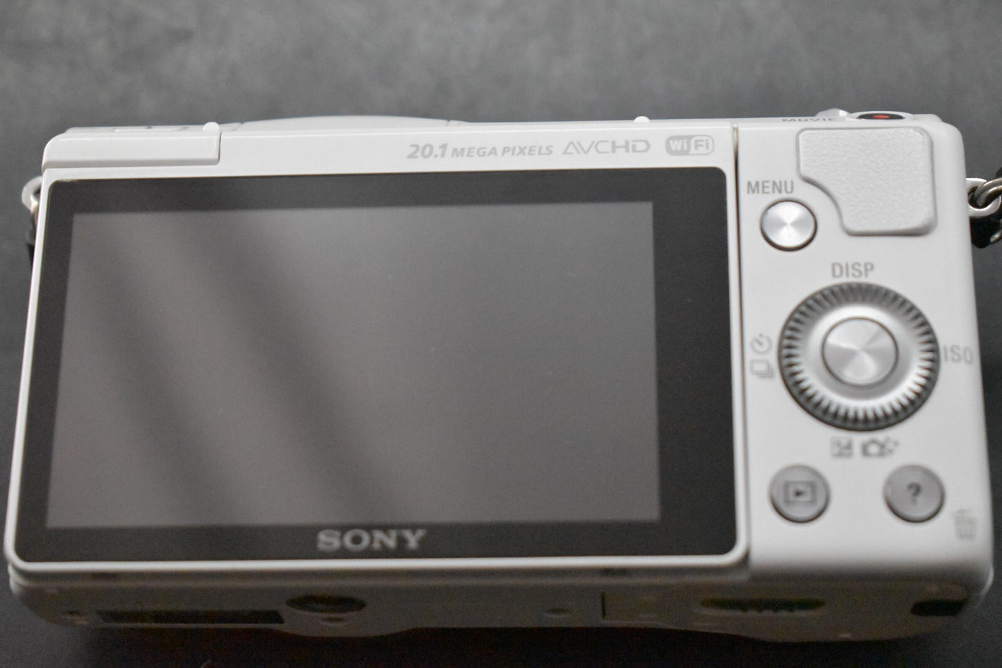 [1 Yr Warranty] Sony Alpha a5000 Mirrorless Digital Camera with Lens White 6499