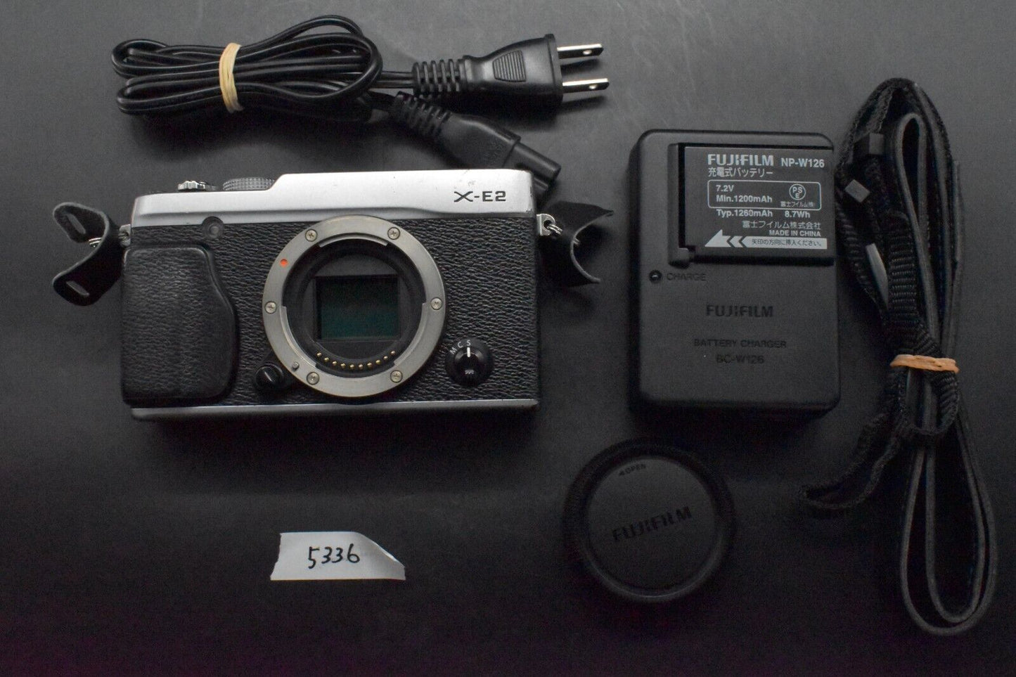 Fotocamera digitale mirrorless Fujifilm Fuji X-E2 argento usata [QUASI NUOVA]...
