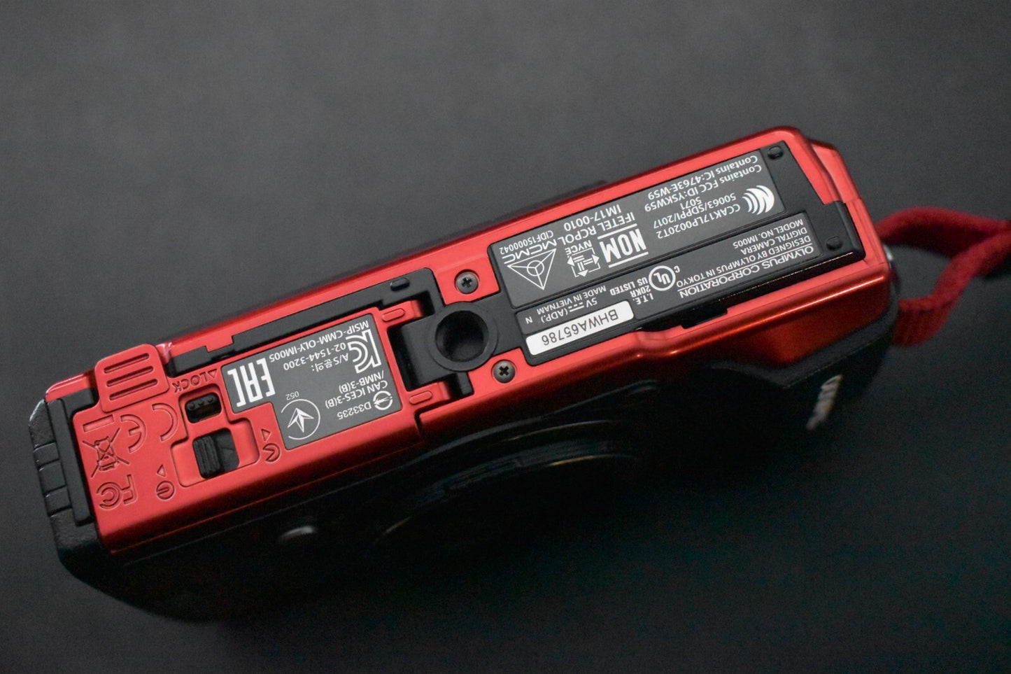 [1 Yr Warranty] OLYMPUS Tough TG-5 Red Waterproof Digital Camera JAPAN 6149