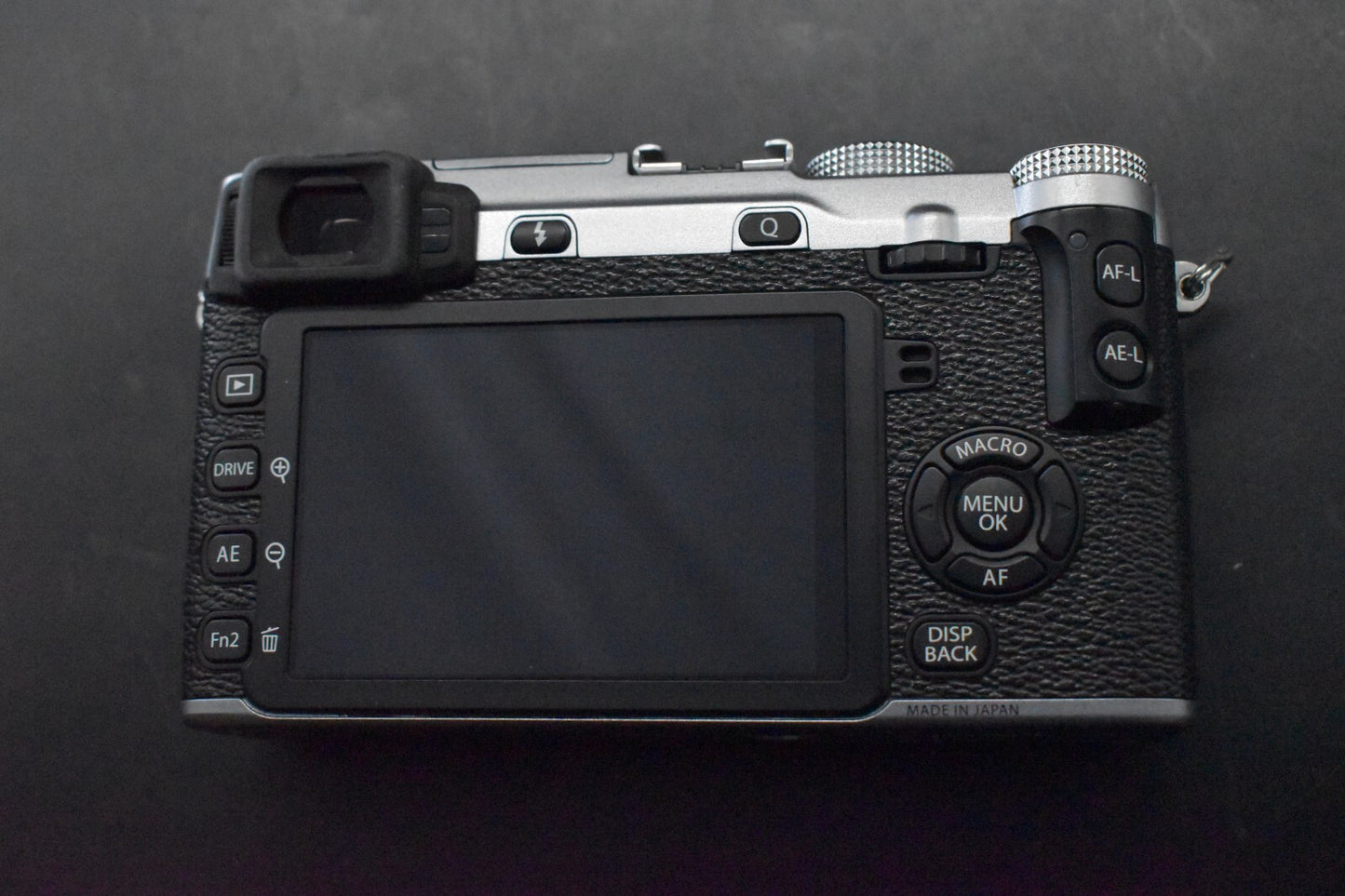 [1 Yr warranty] Fujifilm Fuji X-E2 Mirrorless Digital Camera Silver  Used 6222