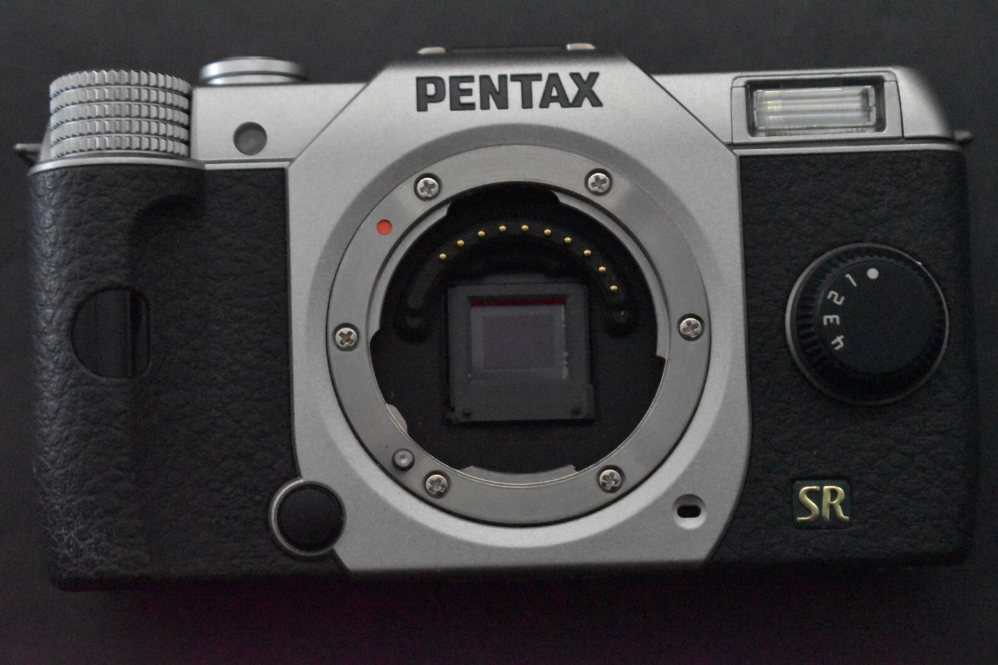 [1 Yr warranty] Pentax Q7 Silver Digital Mirrorless camera with Lens 6285