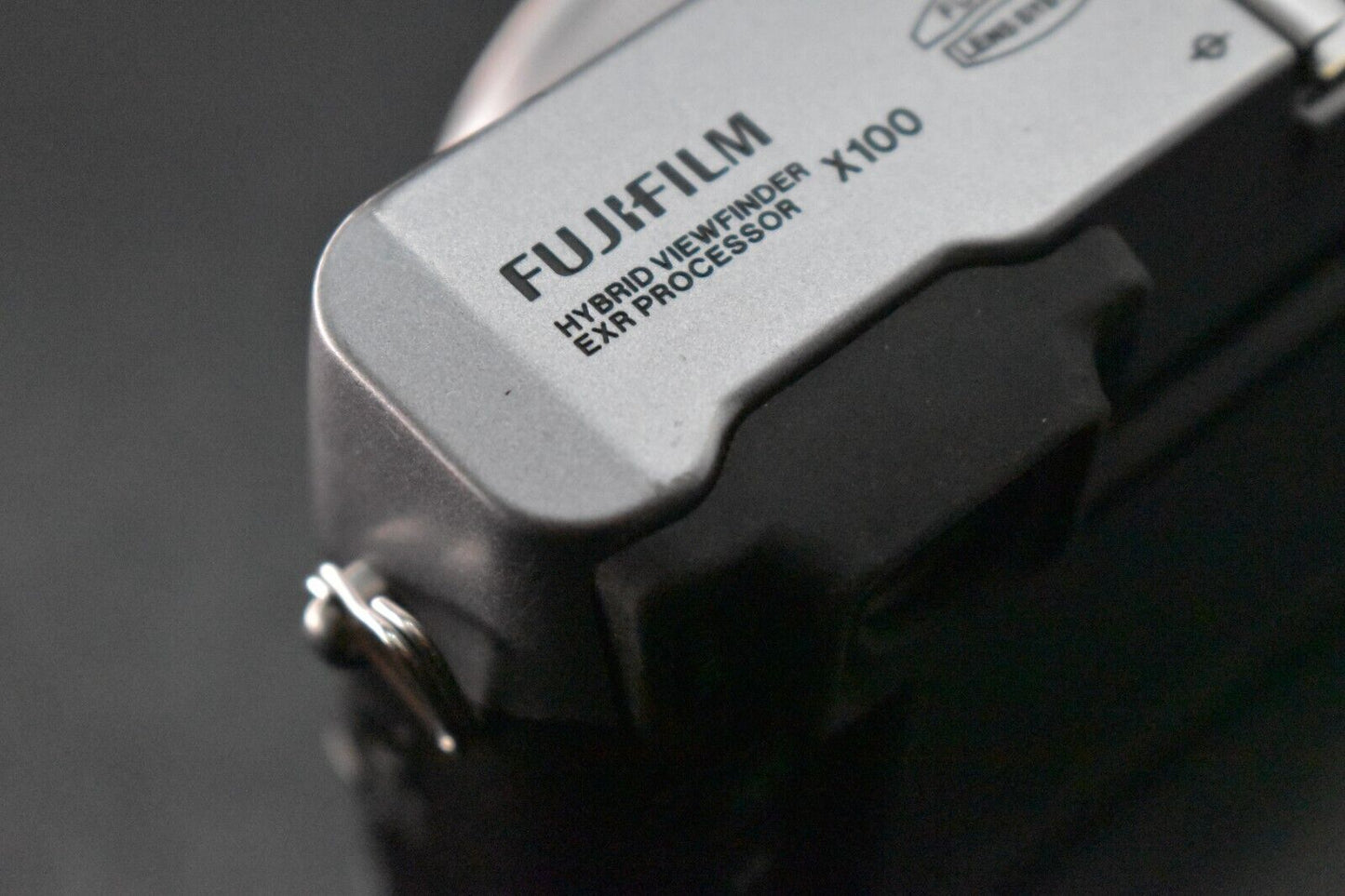 Fujifilm X100 FinePix X Series 12.3MP Silver Digital Camera JAPAN [MINT- ] 5766