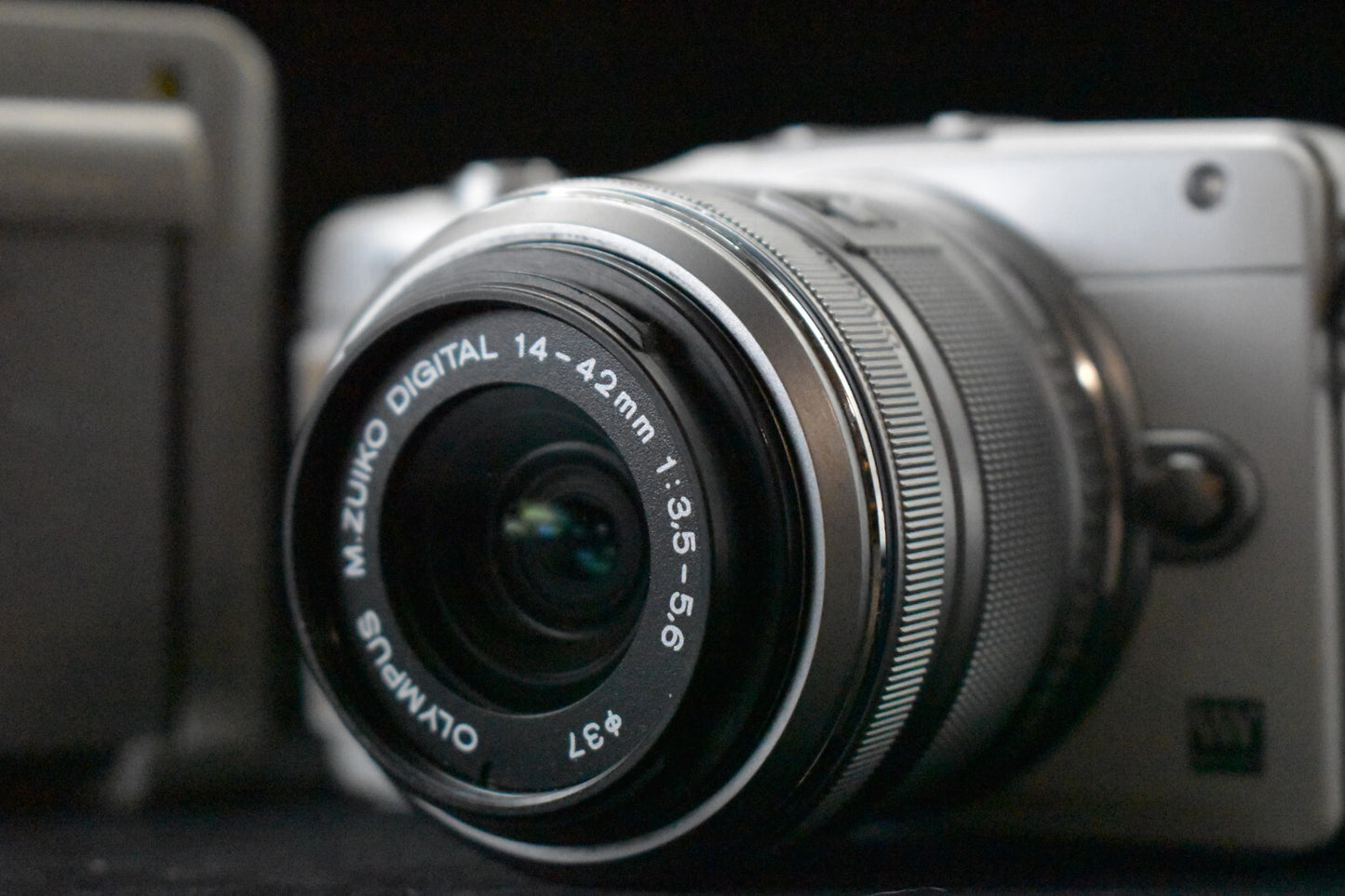 [1 Yr Warranty] Olympus Pen Mini E-PM2 Mirrorless Digital Camera with Lens 6395