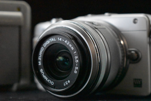 [1 Yr Warranty] Olympus Pen Mini E-PM2 Mirrorless Digital Camera with Lens 6395