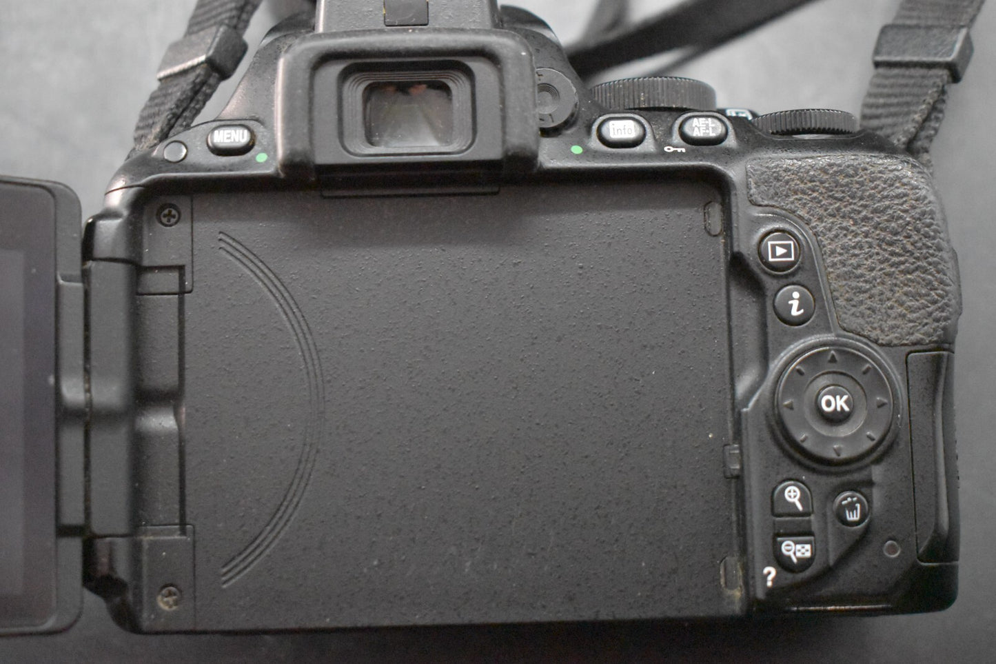 Nikon D5500 DSLR Digital Camera with Lens AF-S 18-55mm [MINT- SC 3145]6270