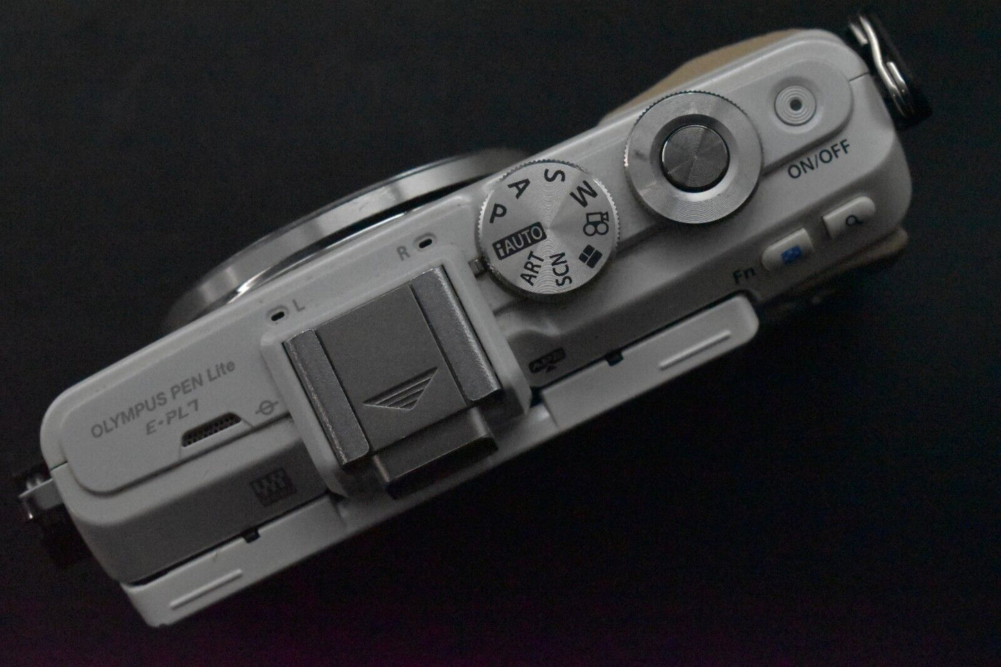 Olympus PEN E-PL7 Digital Camera White with 14-42mm Lens [NEAR MINT SC7701] 5208