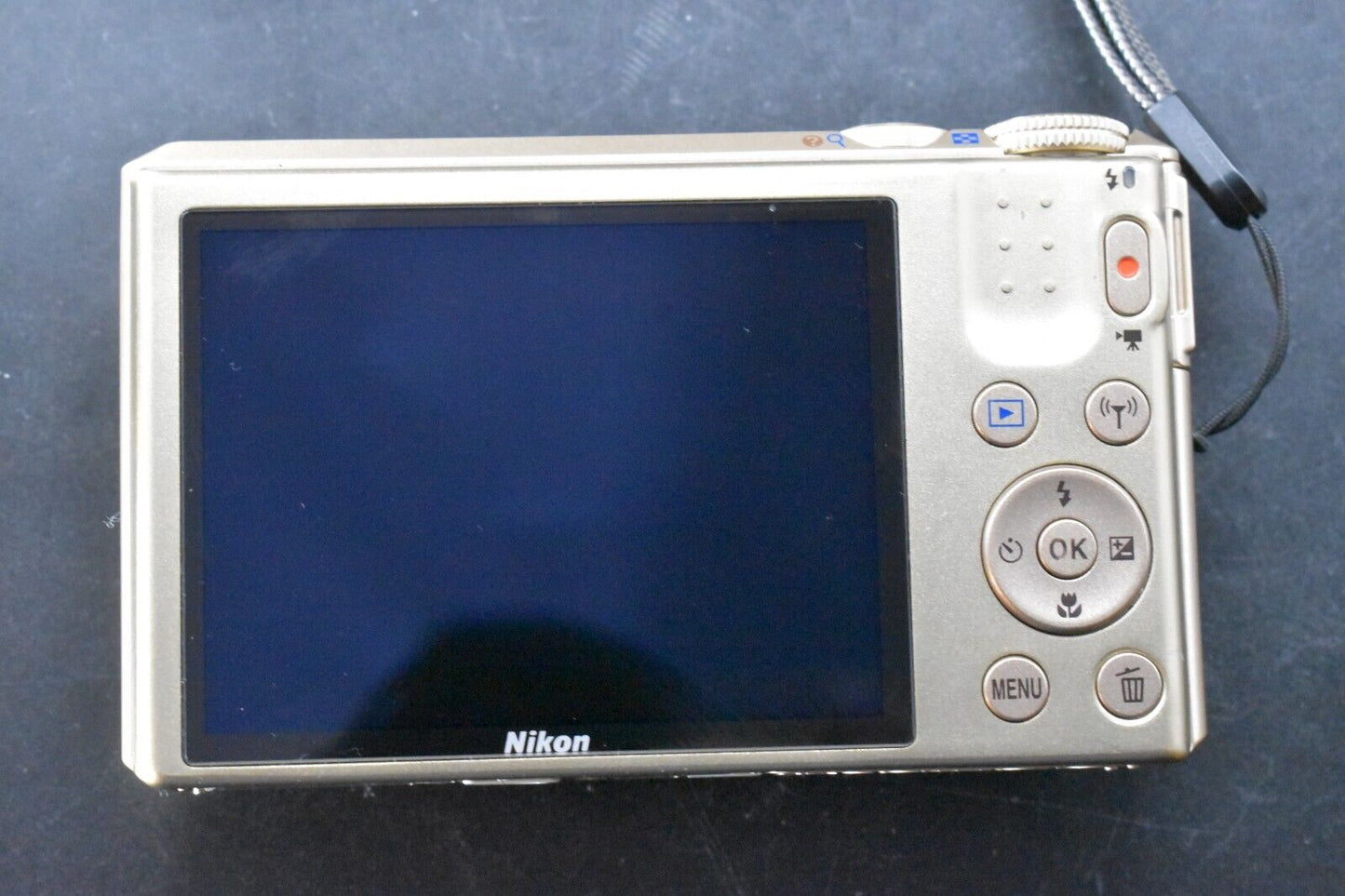 Nikon COOLPIX S7000 oro 16,0 MP 20x fotocamera digitale compatta GIAPPONE [MI...