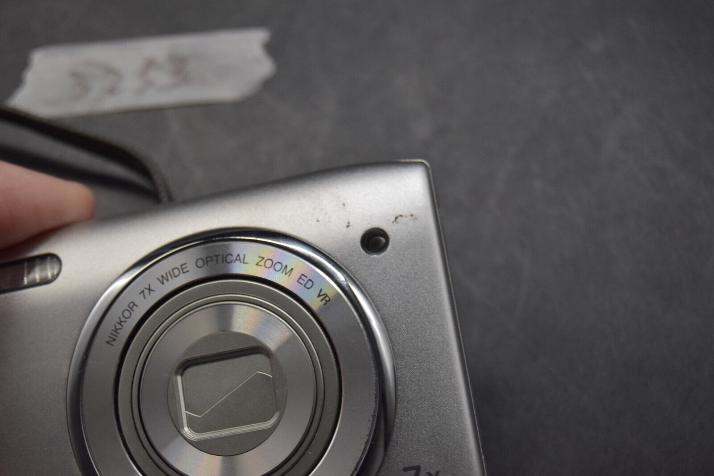 Nikon COOLPIX S3500 Silver 20.0MP Compact Digital Camera From JAPAN 【MINT-】3253