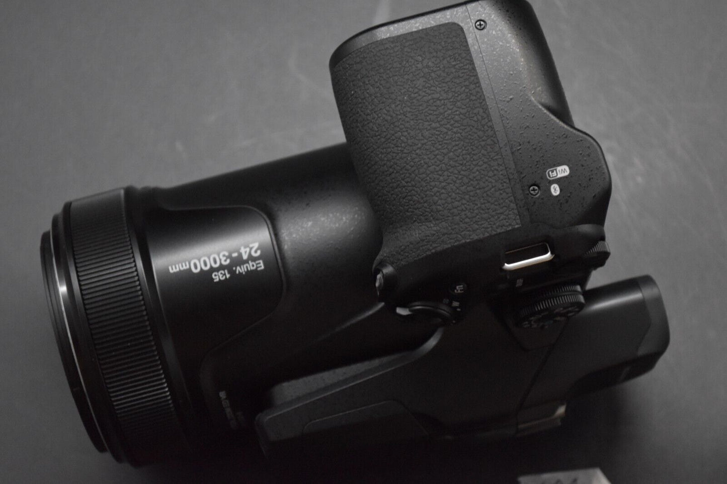 Nikon Coolpix P1000 16MP 125x Fotocamera digitale nera dal GIAPPONE [TOP...