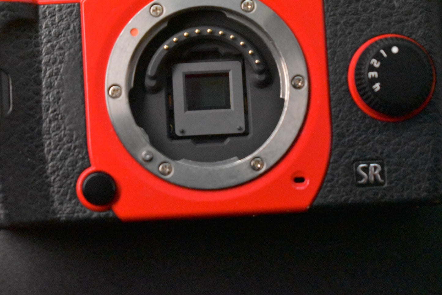 [1 Yr warranty] PENTAX Q10 Mirrorless Digital Camera Red with Lens 6215