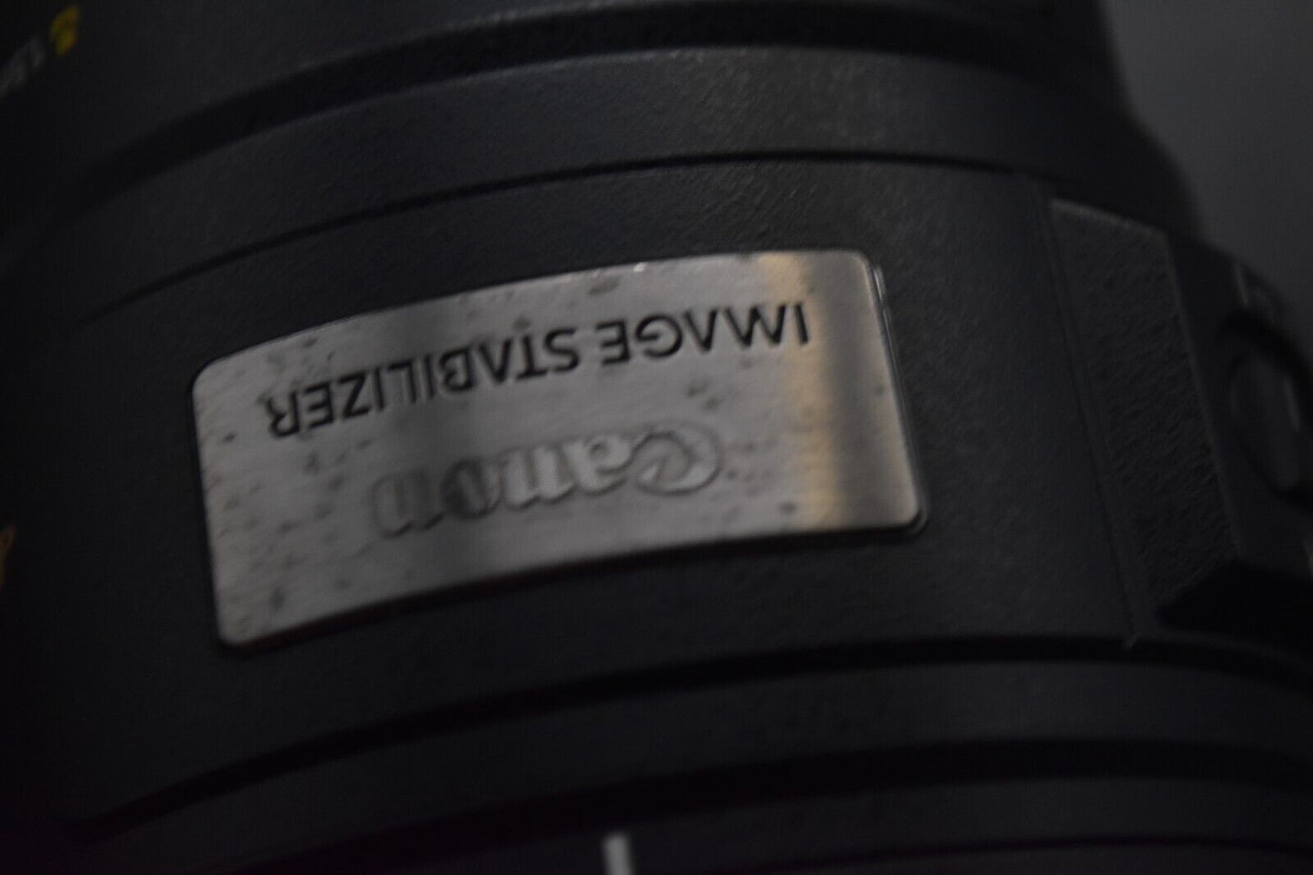 Canon EF 75-300mm f/4-5.6 IS USM Telephoto Zoom Lens from JAPAN 【MINT-】4233