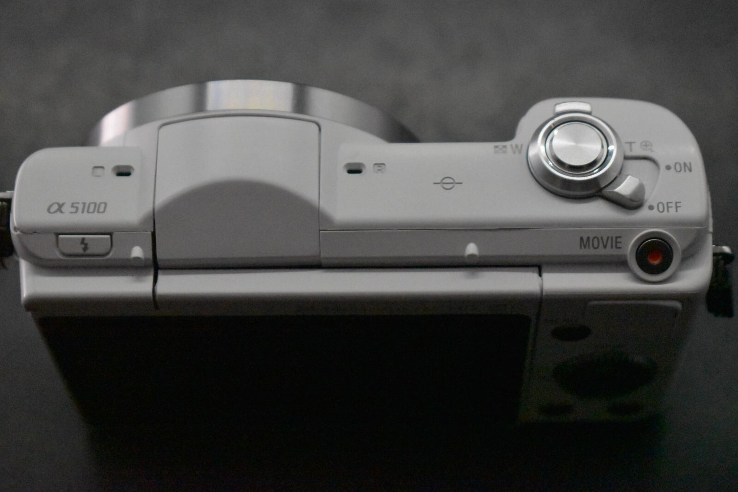 [1 Yr Warranty] Sony Alpha a5100 Mirrorless Digital Camera with Lens White 6514