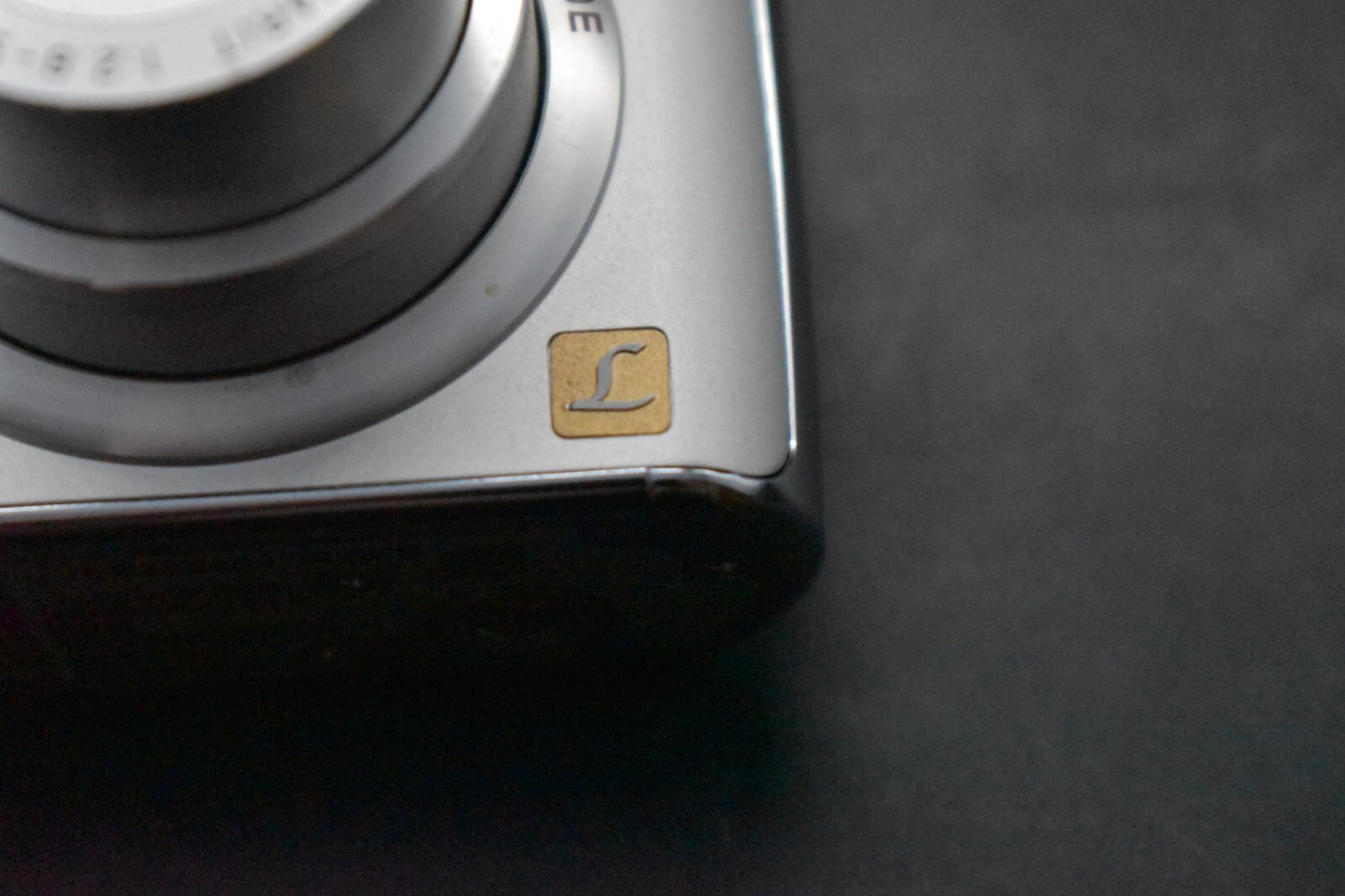 [1 Yr Warranty] Panasonic Lumix DMC-FX07 Compact Digital Camera Silver 6438
