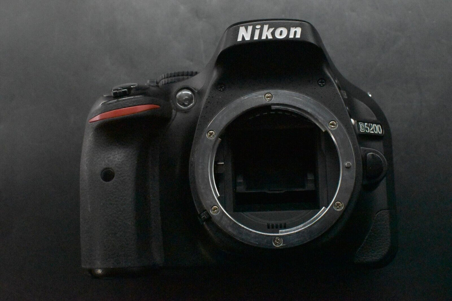 Appareil photo numérique 24,1 mégapixels Nikon D5200 boîtier noir avec 18-55 ...
