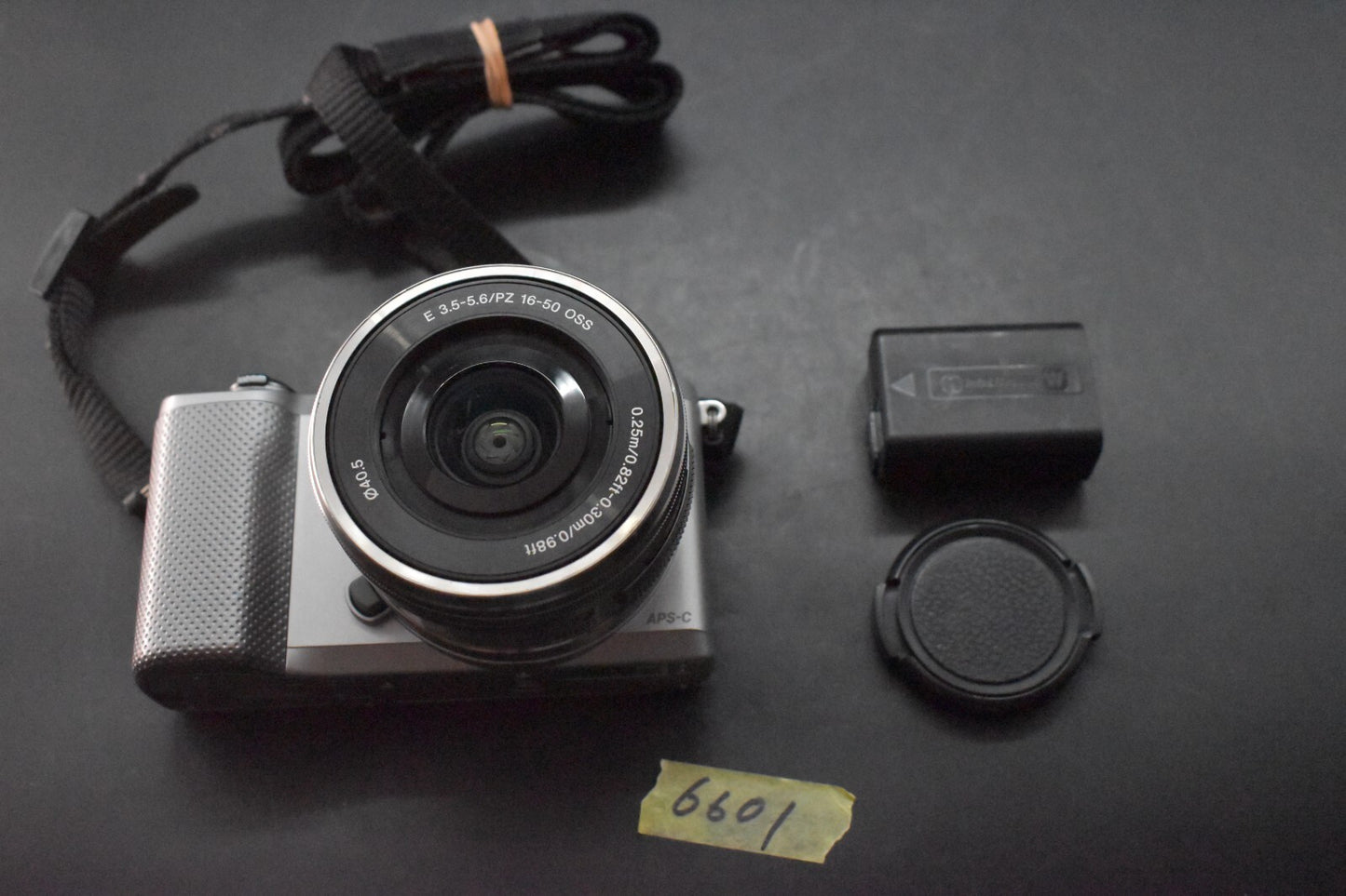 [1 Yr warranty] Sony Alpha a5000 Mirrorless Digital Camera with Lens Silver 6601