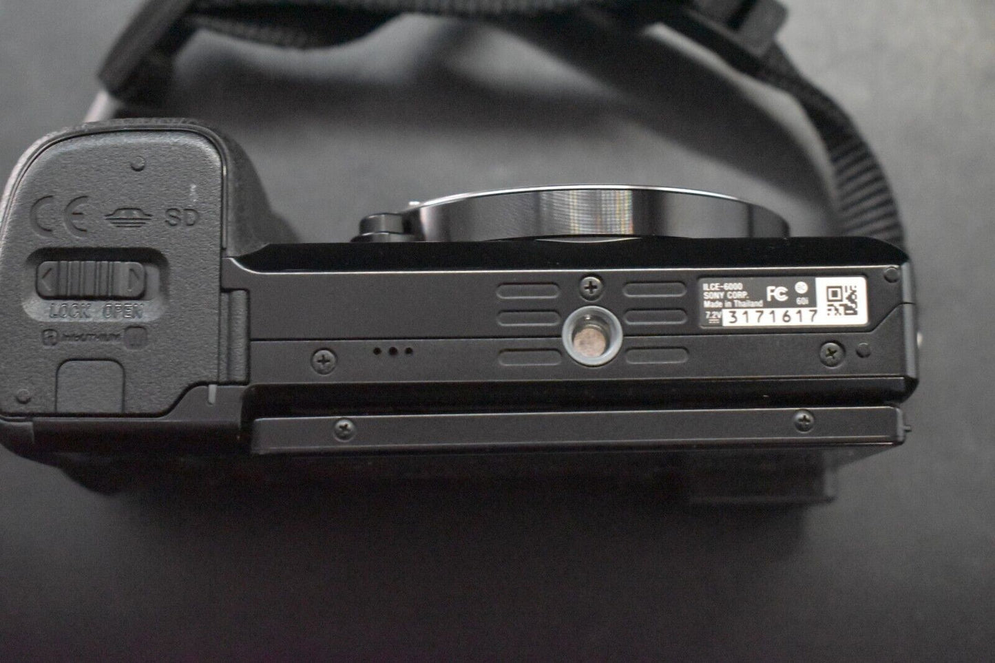[1 anno di garanzia] Fotocamera digitale mirrorless Sony alpha a6000 con...