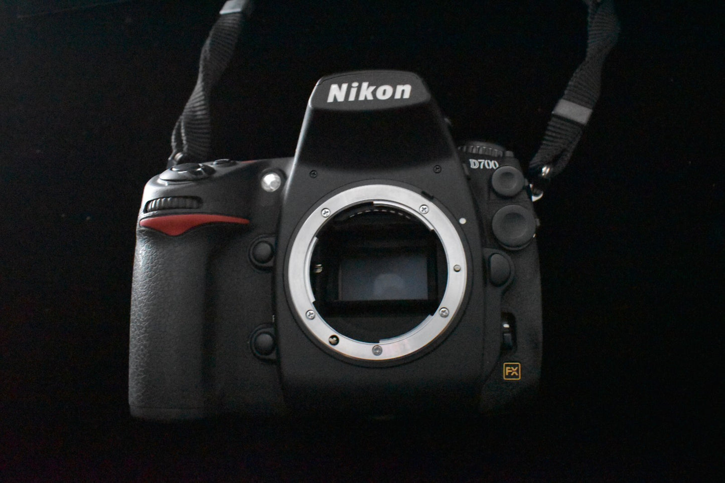 [1 Yr warranty] Nikon D700 12.1 MP DSLR Digital Video Camera Used 6680