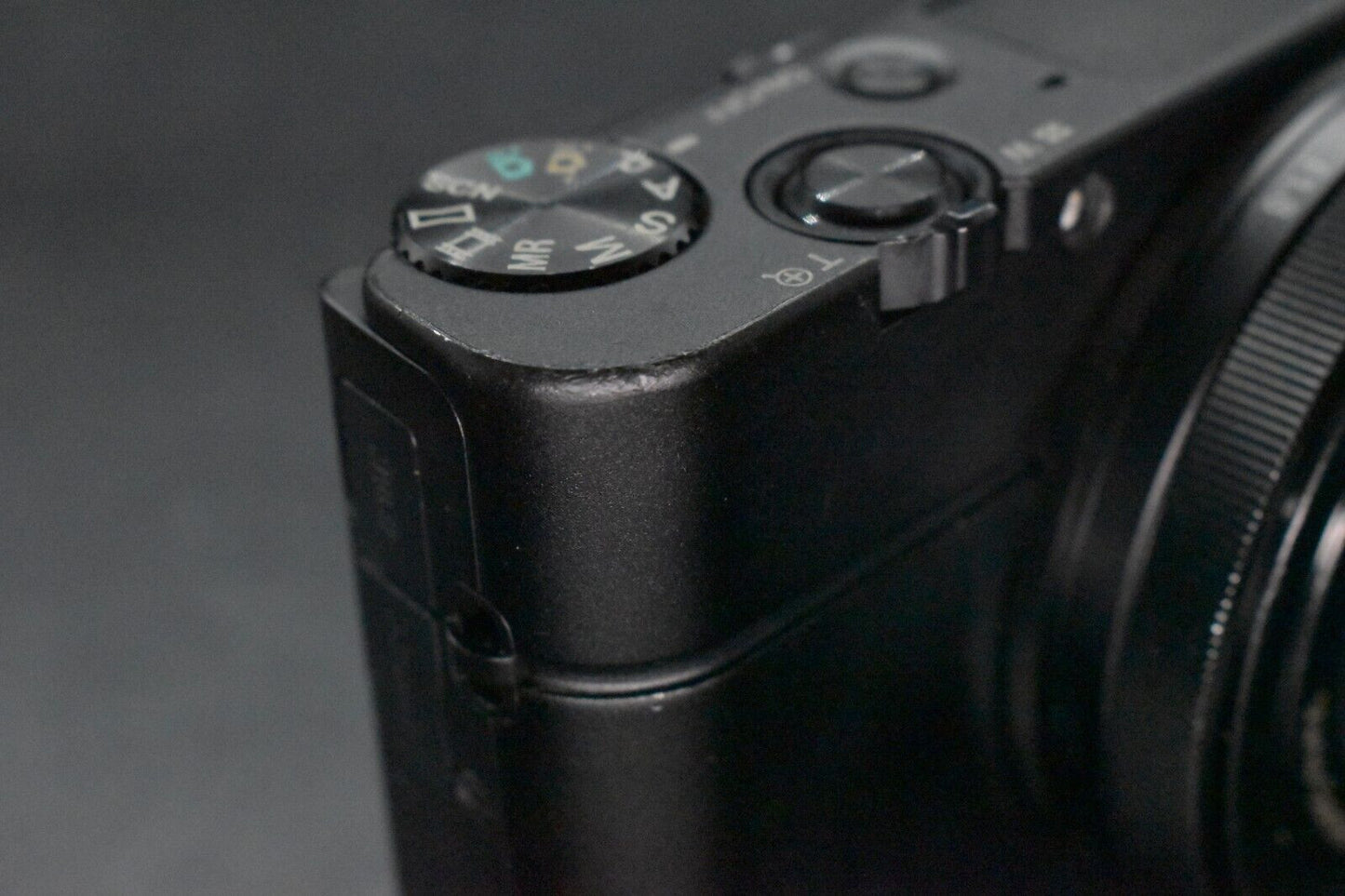 [1 Yr Warranty] Sony CyberShot DSC-RX100 III M3 Point Shoot Digital Camera 6819