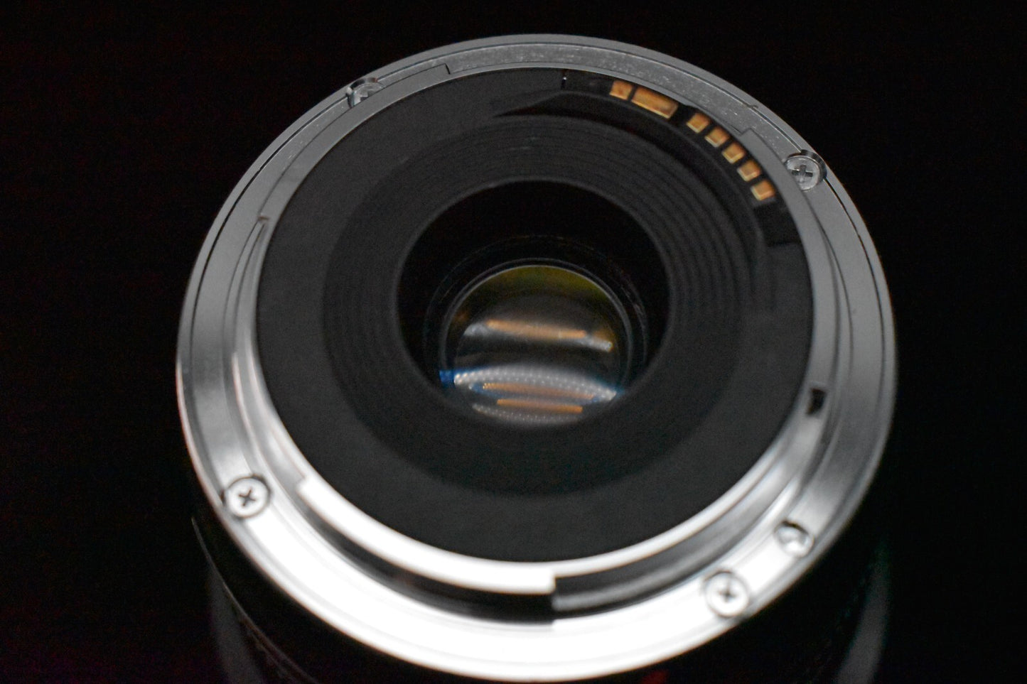 [1 Yr Warranty] Canon EF 20-35mm f/3.5-4.5 USM Wide Angle Zoom Lens 6737