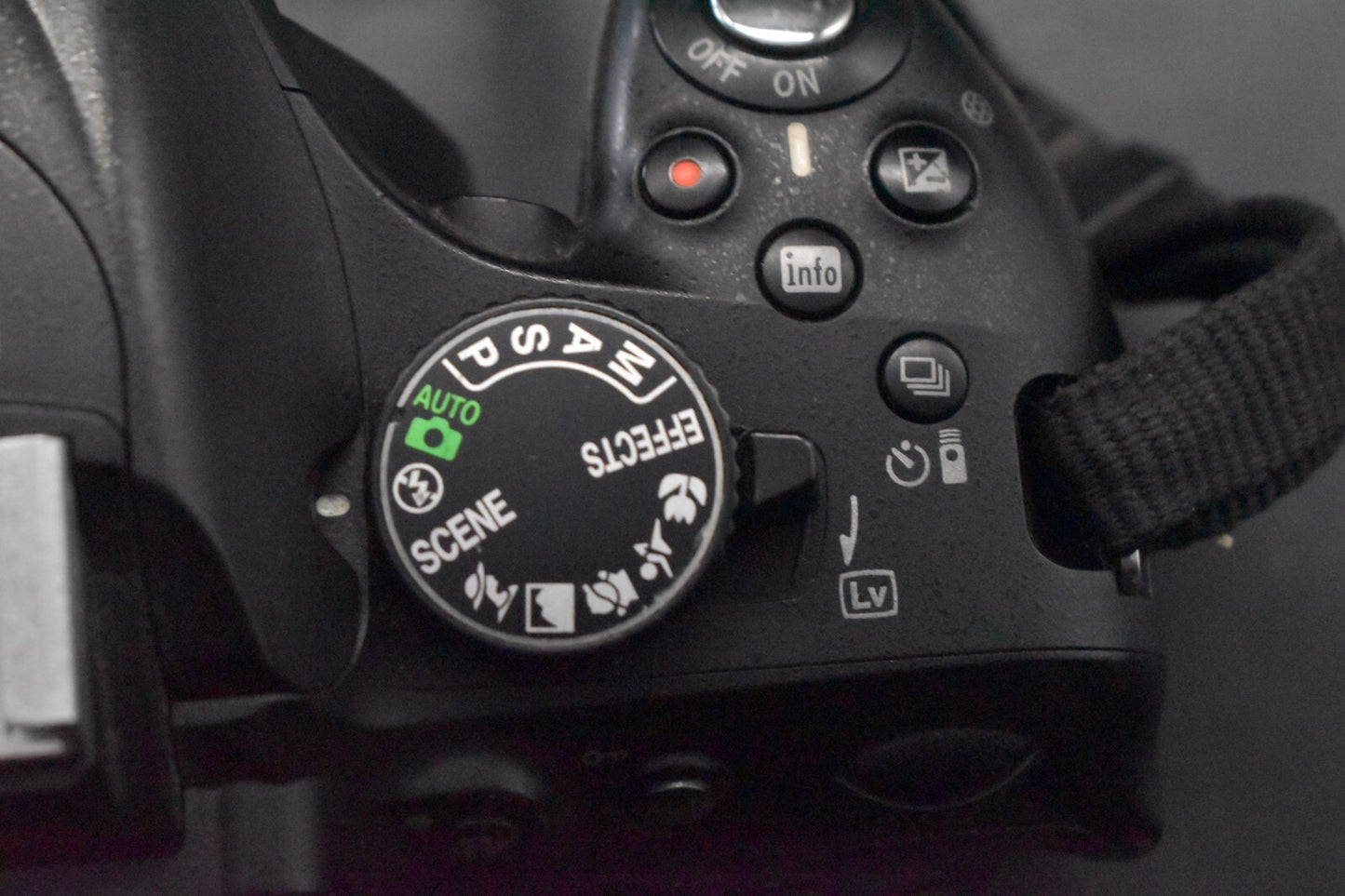 [1 Yr Warranty] Nikon D5200 24.1MP Digital Camera Black Body Only 6406