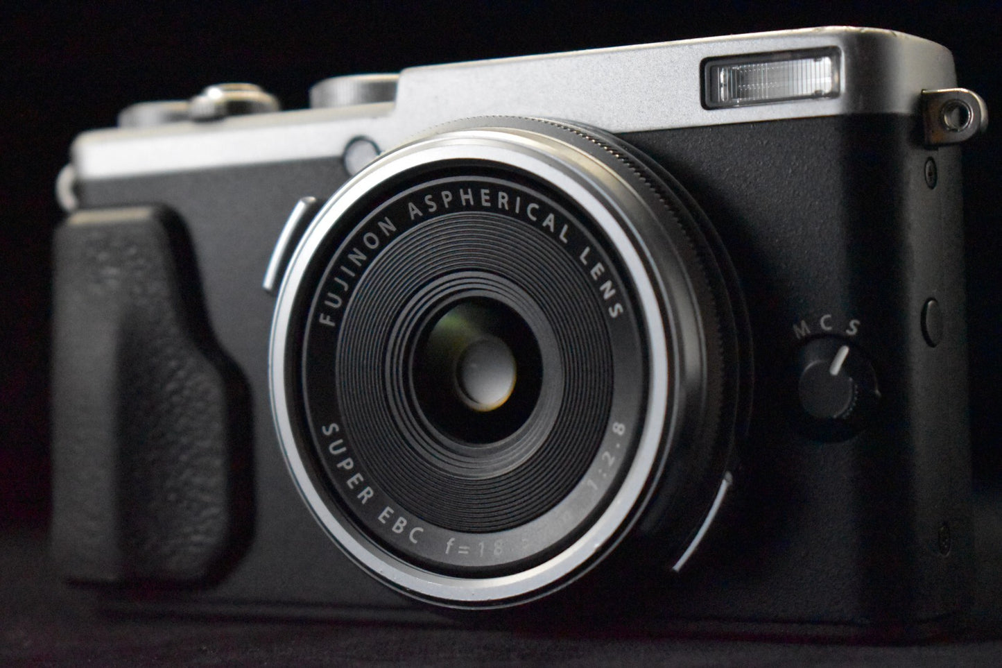 [1 Yr warranty] READ Fujifilm Fuji X70 16.3MP Compact Digital Camera Silver 6519