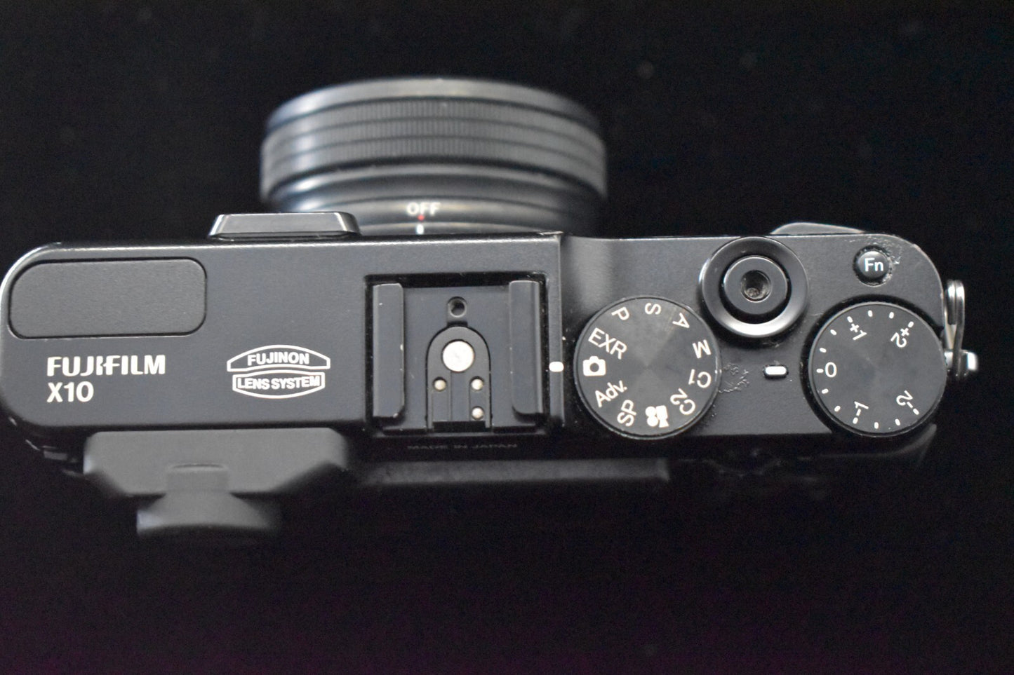 [1 Yr Warranty] Fujifilm X10 Black pPoint and Shoot Compact Digital Camera 6676