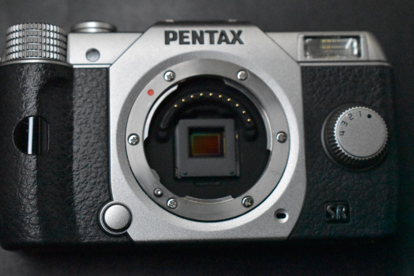[1 Yr warranty] PENTAX Q10 Mirrorless Digital Camera Silver with Lens 6220