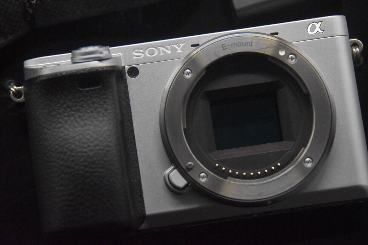 Sony Alpha A6400 Mirrorless Digital Camera Silver Body Only [MINT-] 4819