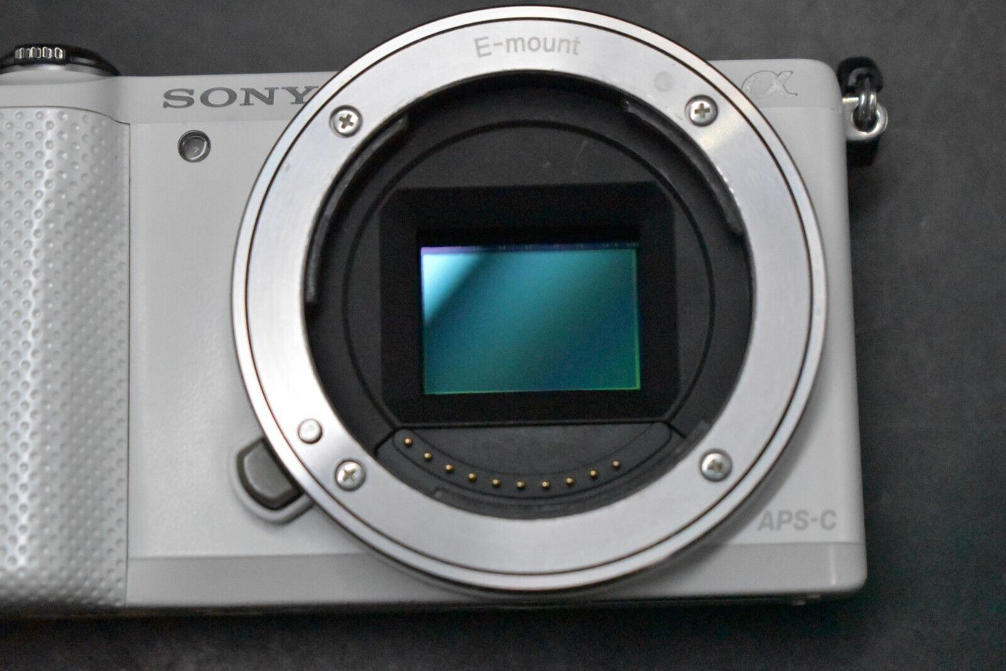[1 Yr Warranty] Sony Alpha a5000 Mirrorless Digital Camera with Lens White 5856