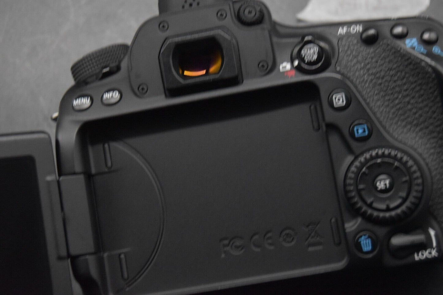 Canon EOS 80D 24.2 MP Digital SLR Camera Body 【MINT- SC 32807 (33%) 】 #3412