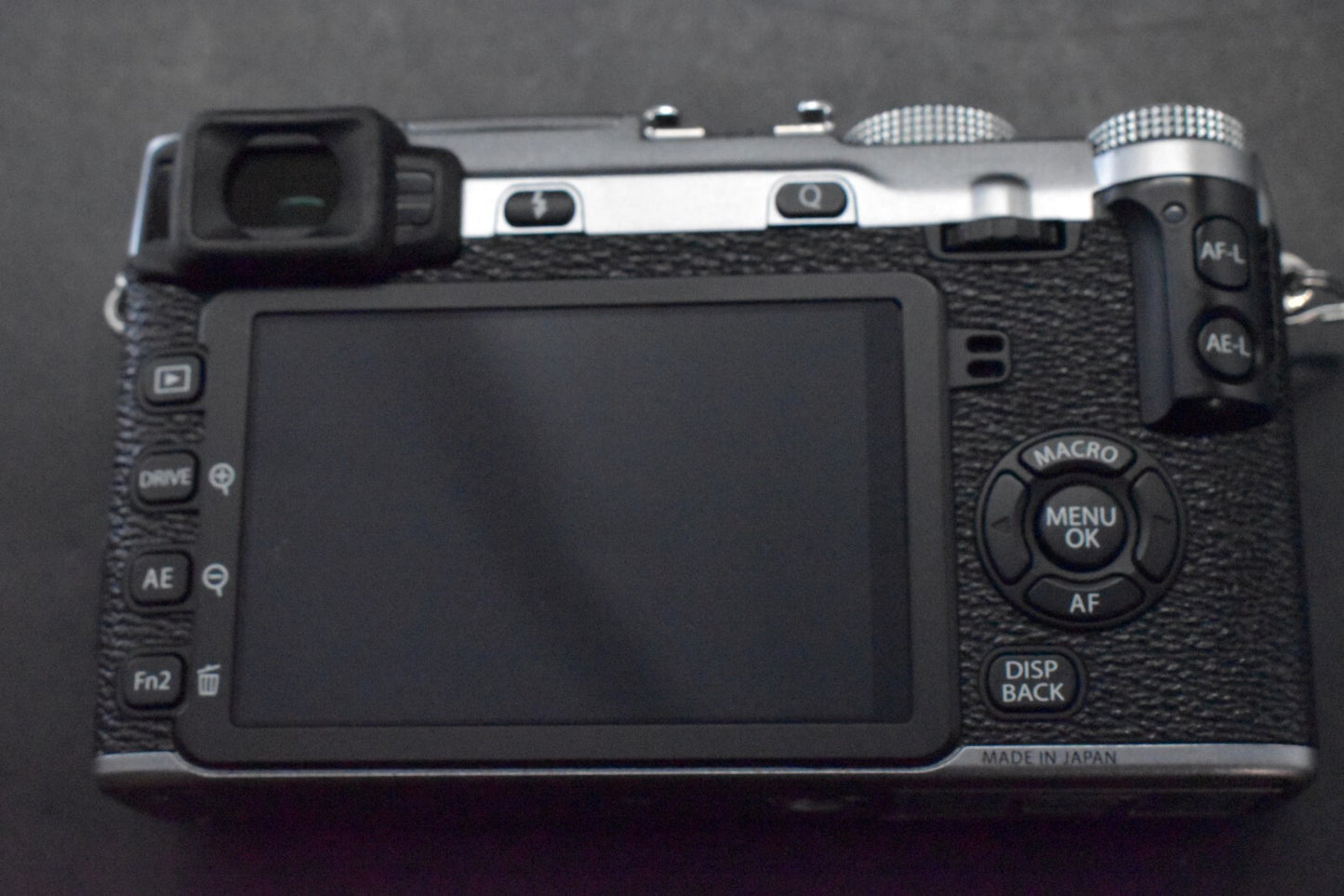 [1 Yr warranty] Fujifilm Fuji X-E2 Mirrorless Digital Camera Silver  Used 6456