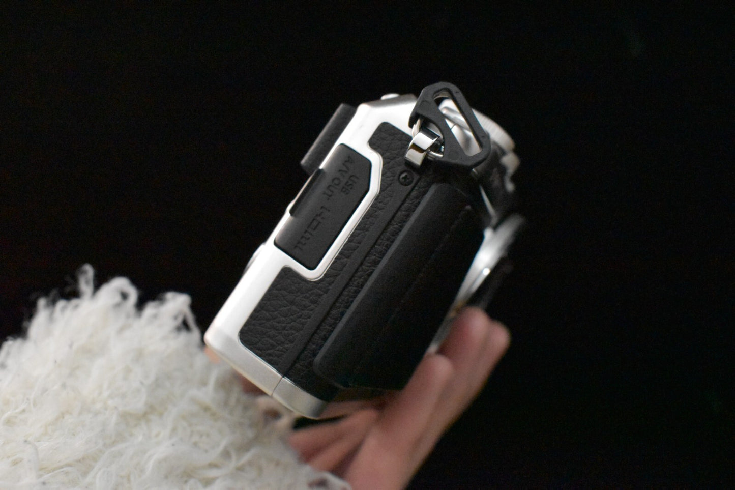 [1 Yr Warranty] Olympus PEN E-PL7 Digital Camera Silver with 14-42mm Lens 6717