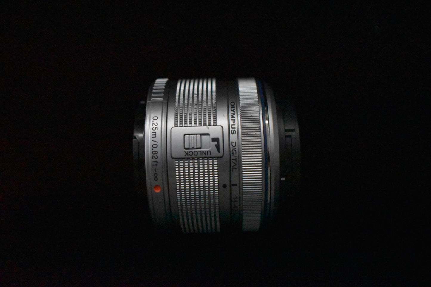 [1 Yr Warranty] Olympus OMD E-M5 Mirrorless Digital Camera with Lens Silver 6703