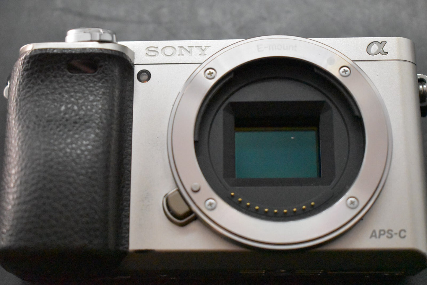 [1 Yr warranty] Sony a6000 Digital Mirrorless Camera with Lens Silver 6621