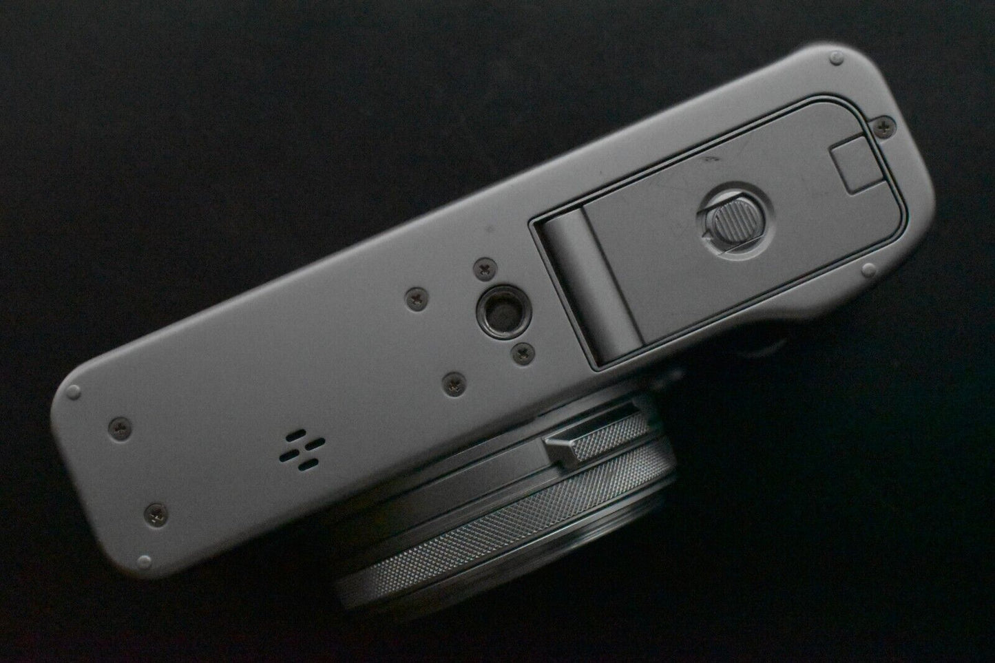 Fujifilm X100V 26.1MP Fuji Camera Silver w/Box From JAPAN 【TOP MINT SC 6800】4942