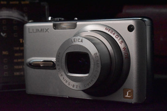 [1 Yr Warranty] Panasonic Lumix DMC-FX07 Compact Digital Camera Silver 6417