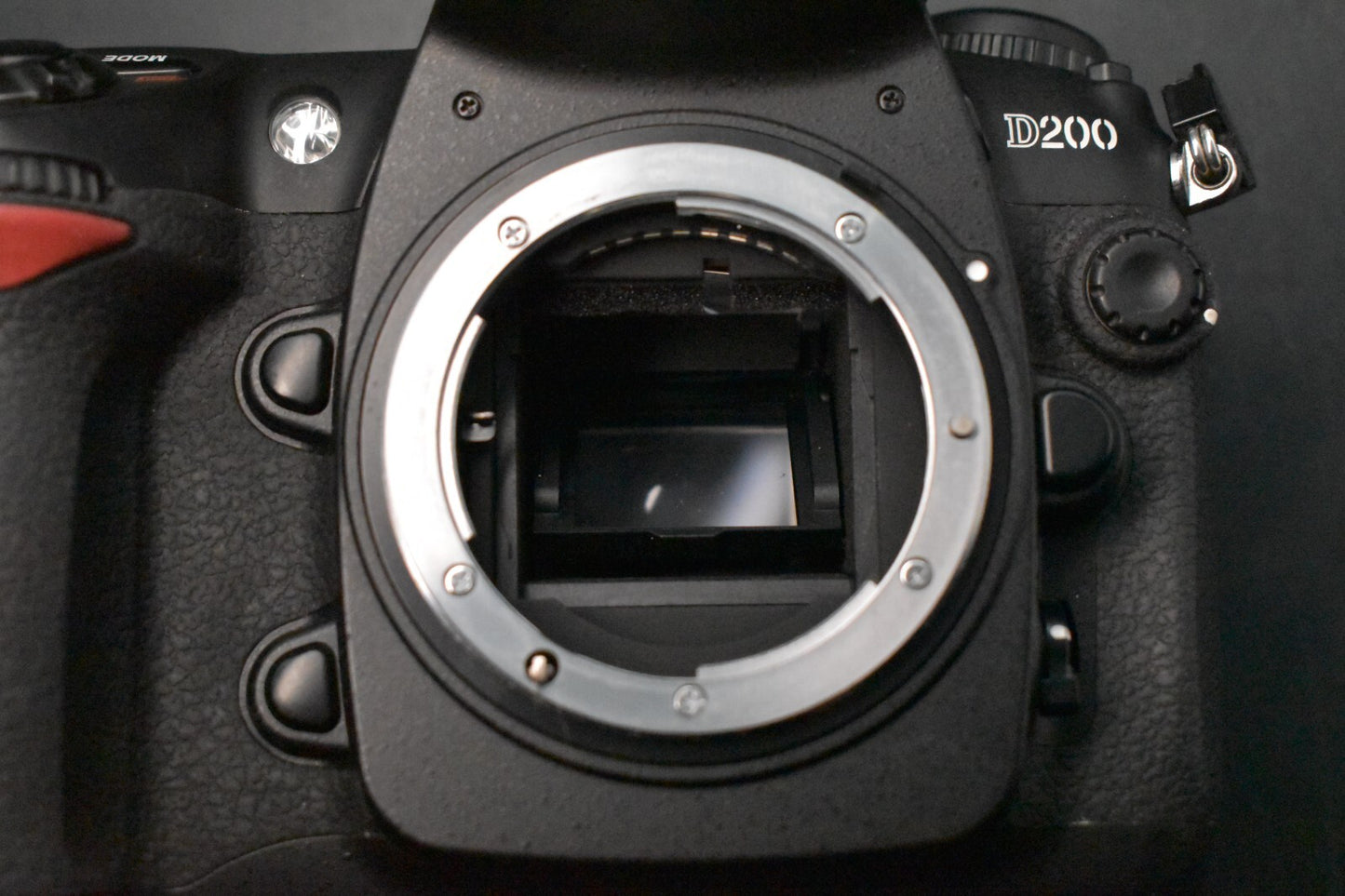 [1 Yr warranty] Nikon D200 10.2MP Digital SLR Camera Black Body Battery 6323